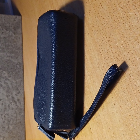 Navy Blue pebbled leather wristlet - Picture 3 of 7
